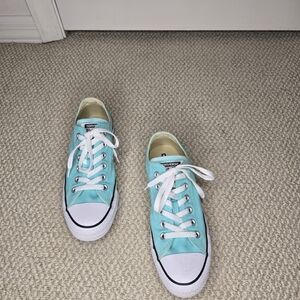 Converse Beach Glass Low-Top Sneakers Women's 7/ Men's 5 Like New